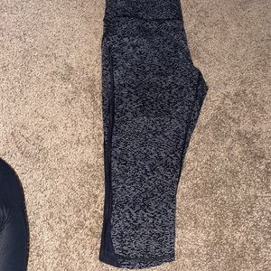 LuLuLemon Capri Yoga pants